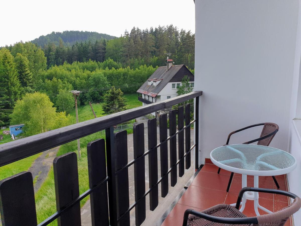 Penzion Lumis Nová Role Exterior foto